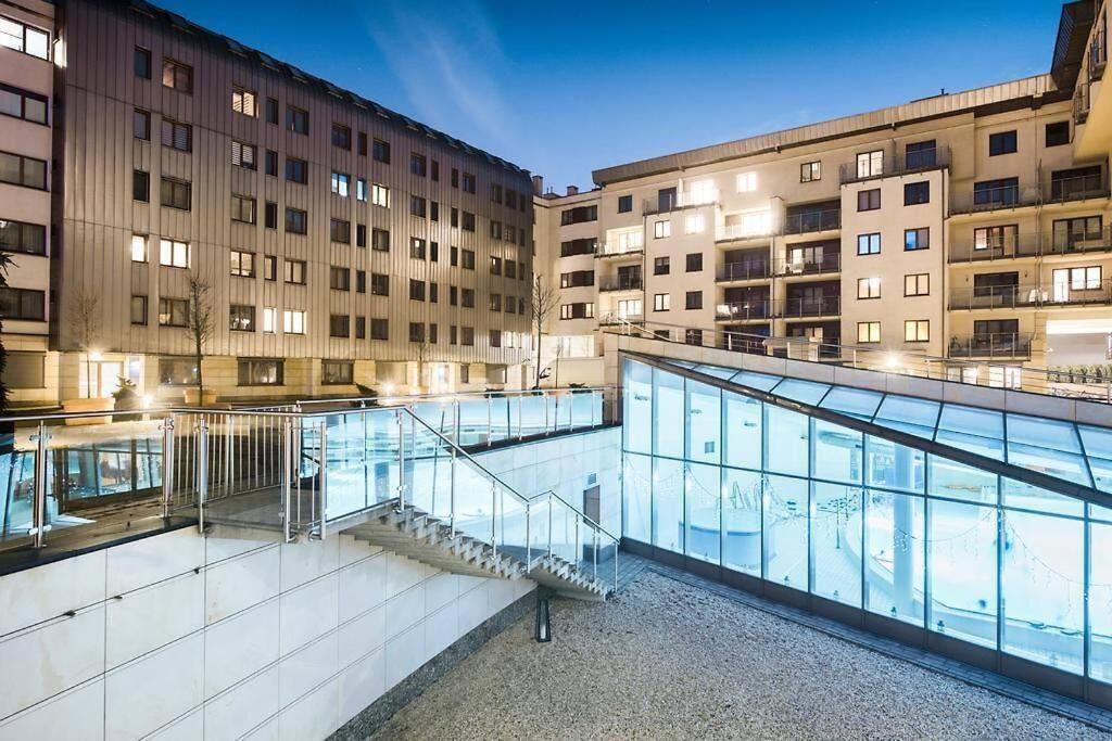 Premium Apartment For Old Town & Jewish Quarter - Balcony Plus Pool Onsite Красков Екстериор снимка